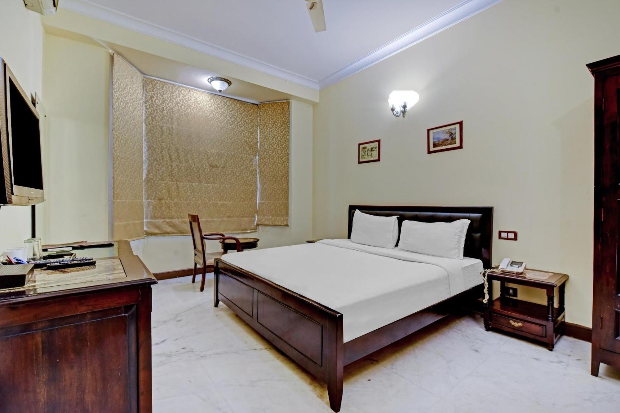 Collection O Hotel Four Boutique Kukas Ngoại thất bức ảnh