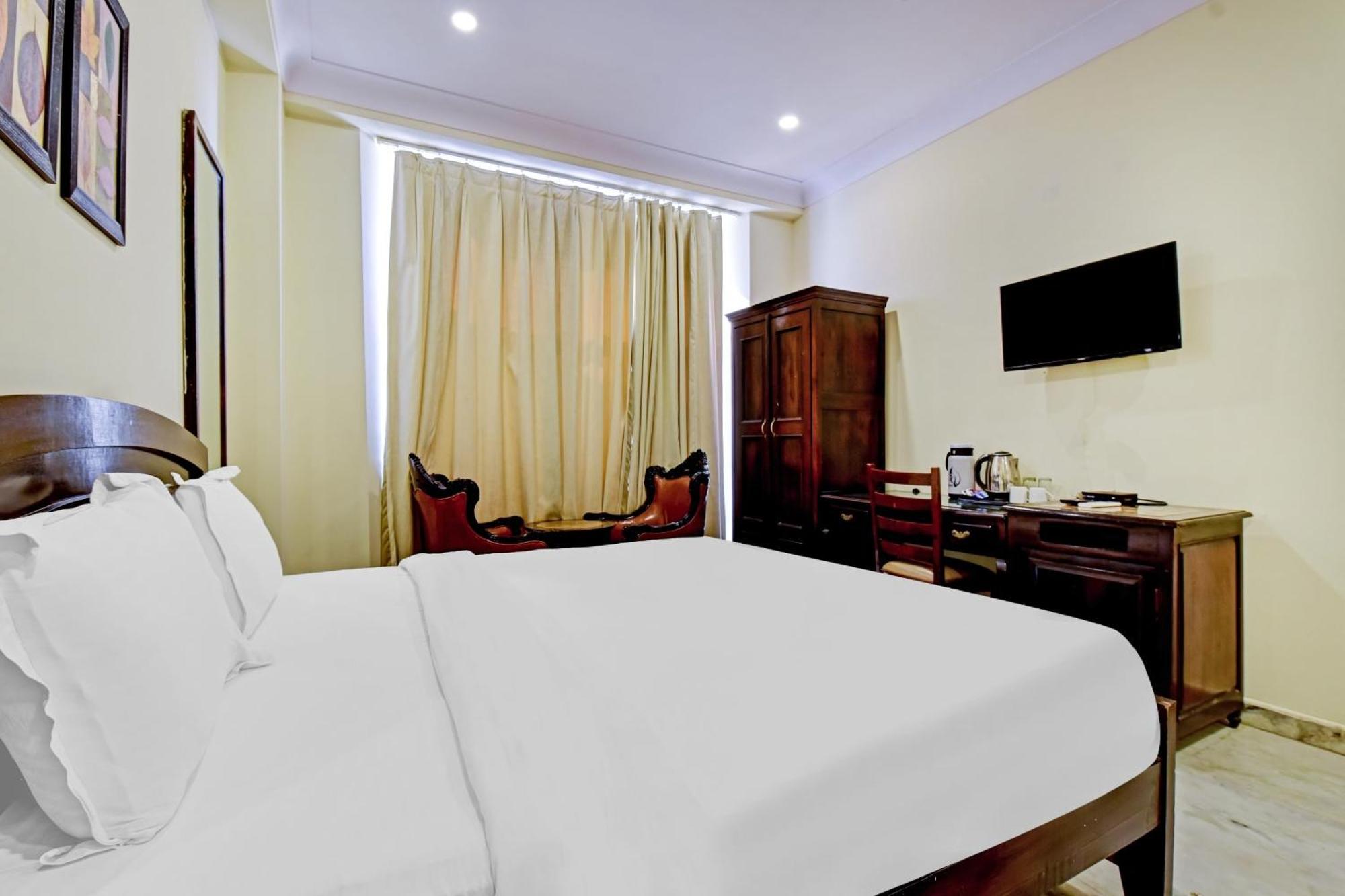 Collection O Hotel Four Boutique Kukas Ngoại thất bức ảnh