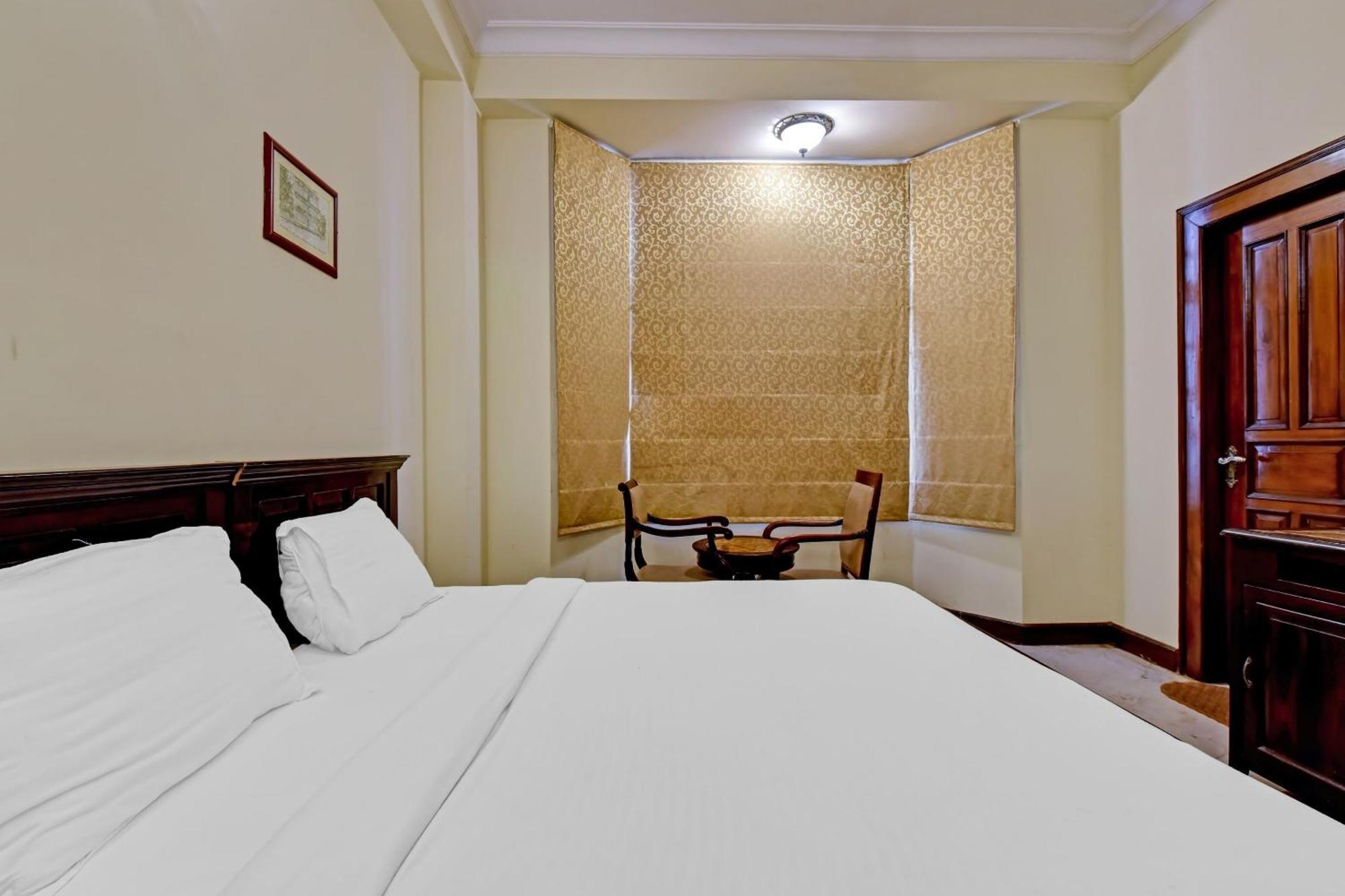 Collection O Hotel Four Boutique Kukas Ngoại thất bức ảnh