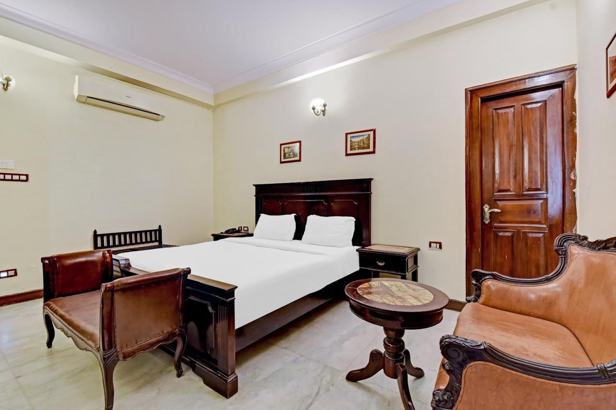 Collection O Hotel Four Boutique Kukas Ngoại thất bức ảnh