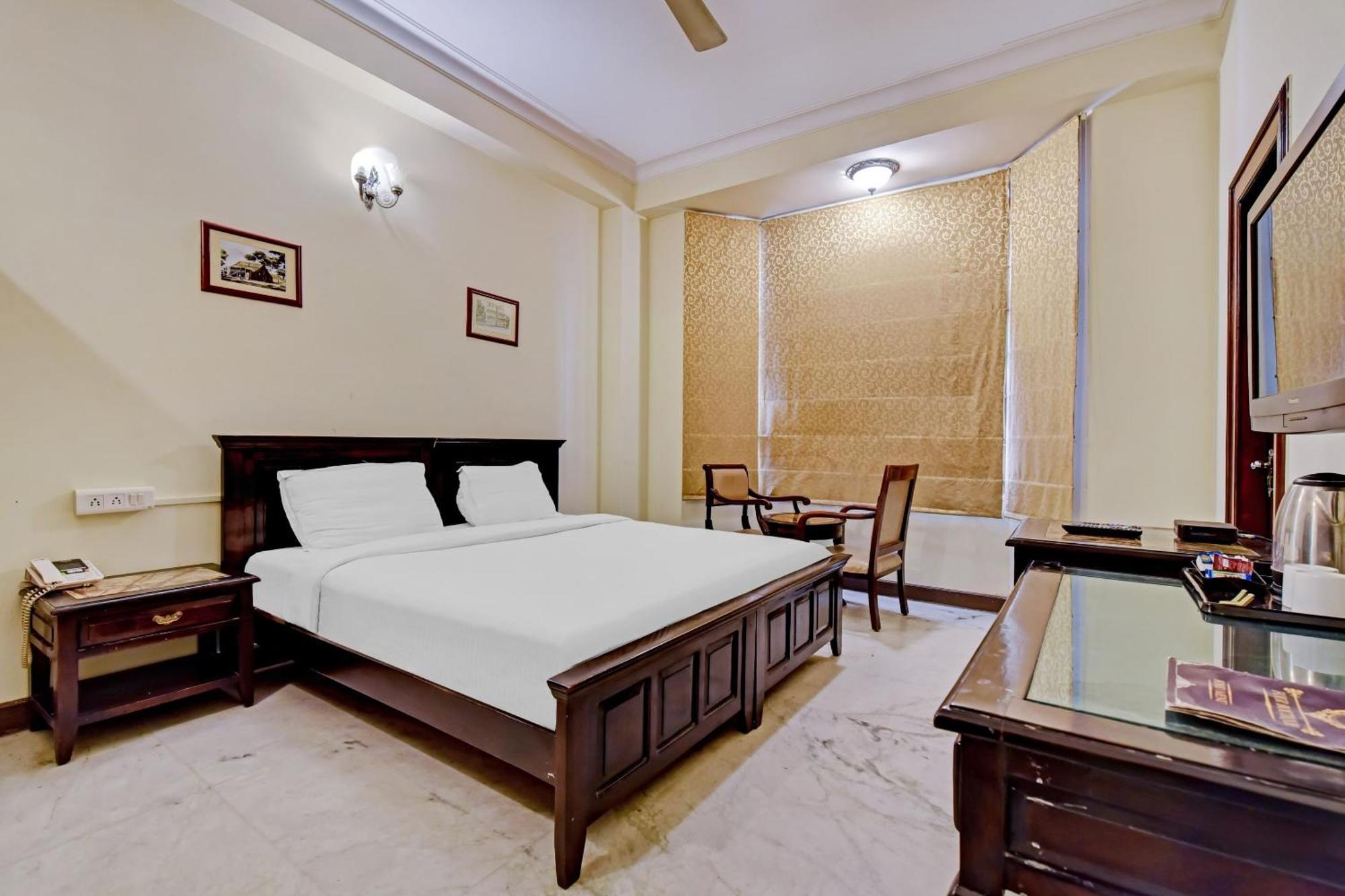 Collection O Hotel Four Boutique Kukas Ngoại thất bức ảnh