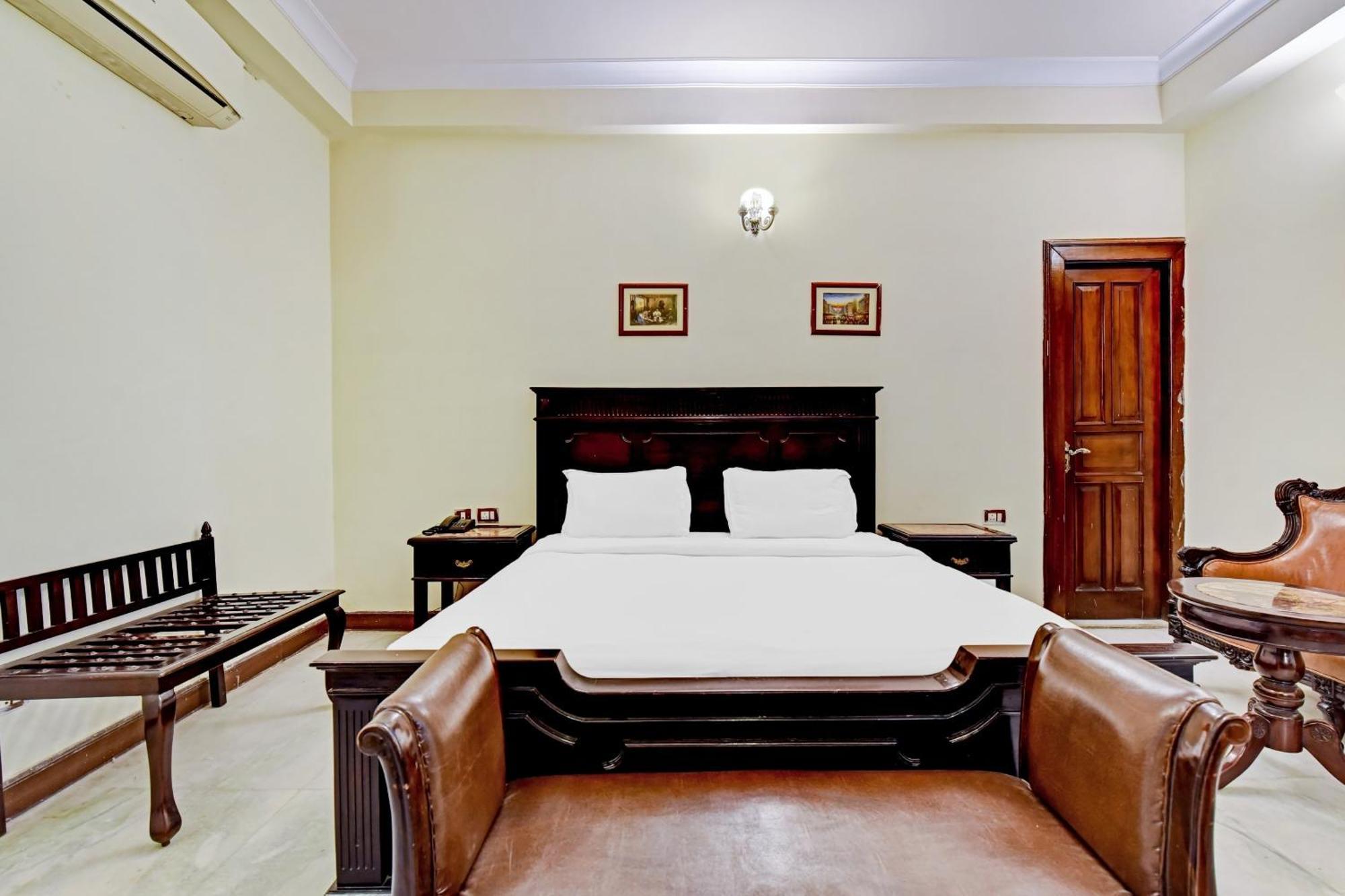 Collection O Hotel Four Boutique Kukas Ngoại thất bức ảnh