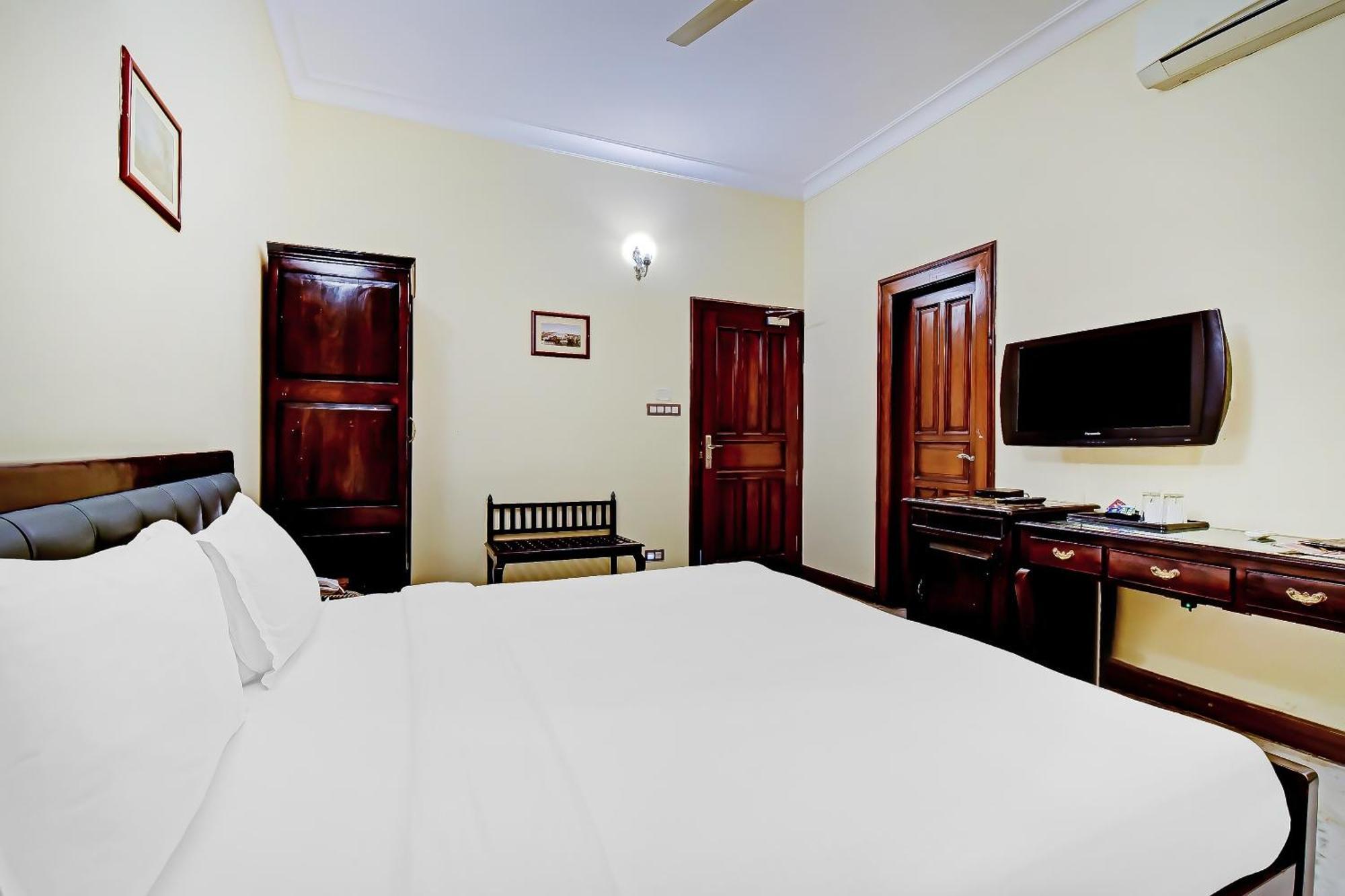Collection O Hotel Four Boutique Kukas Ngoại thất bức ảnh