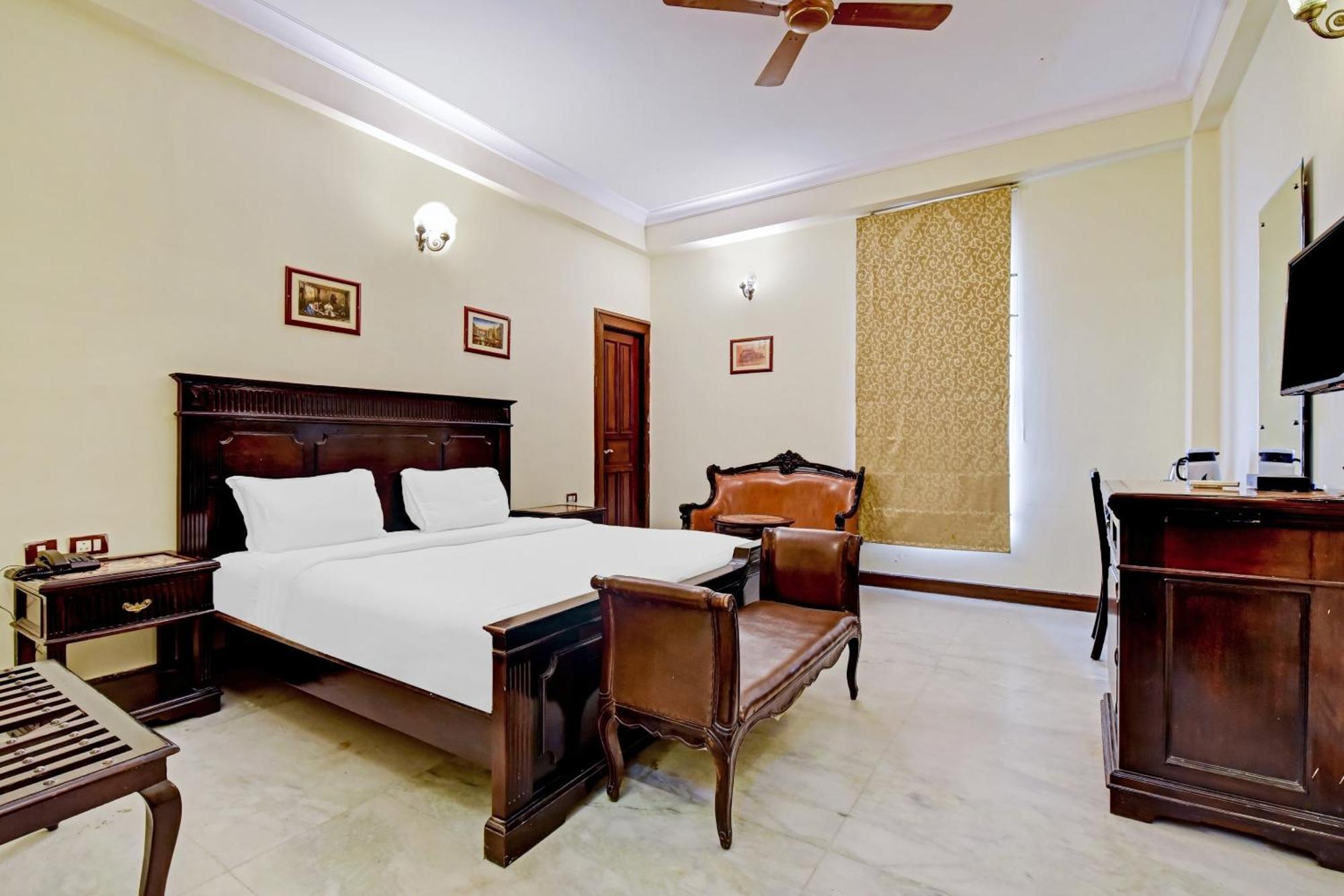 Collection O Hotel Four Boutique Kukas Ngoại thất bức ảnh