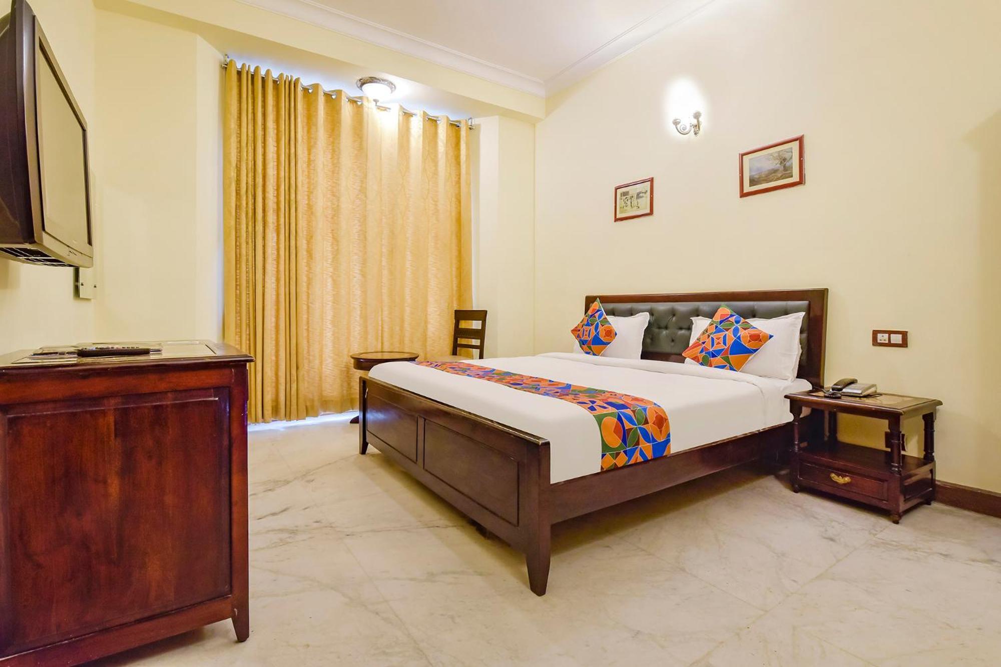 Collection O Hotel Four Boutique Kukas Ngoại thất bức ảnh