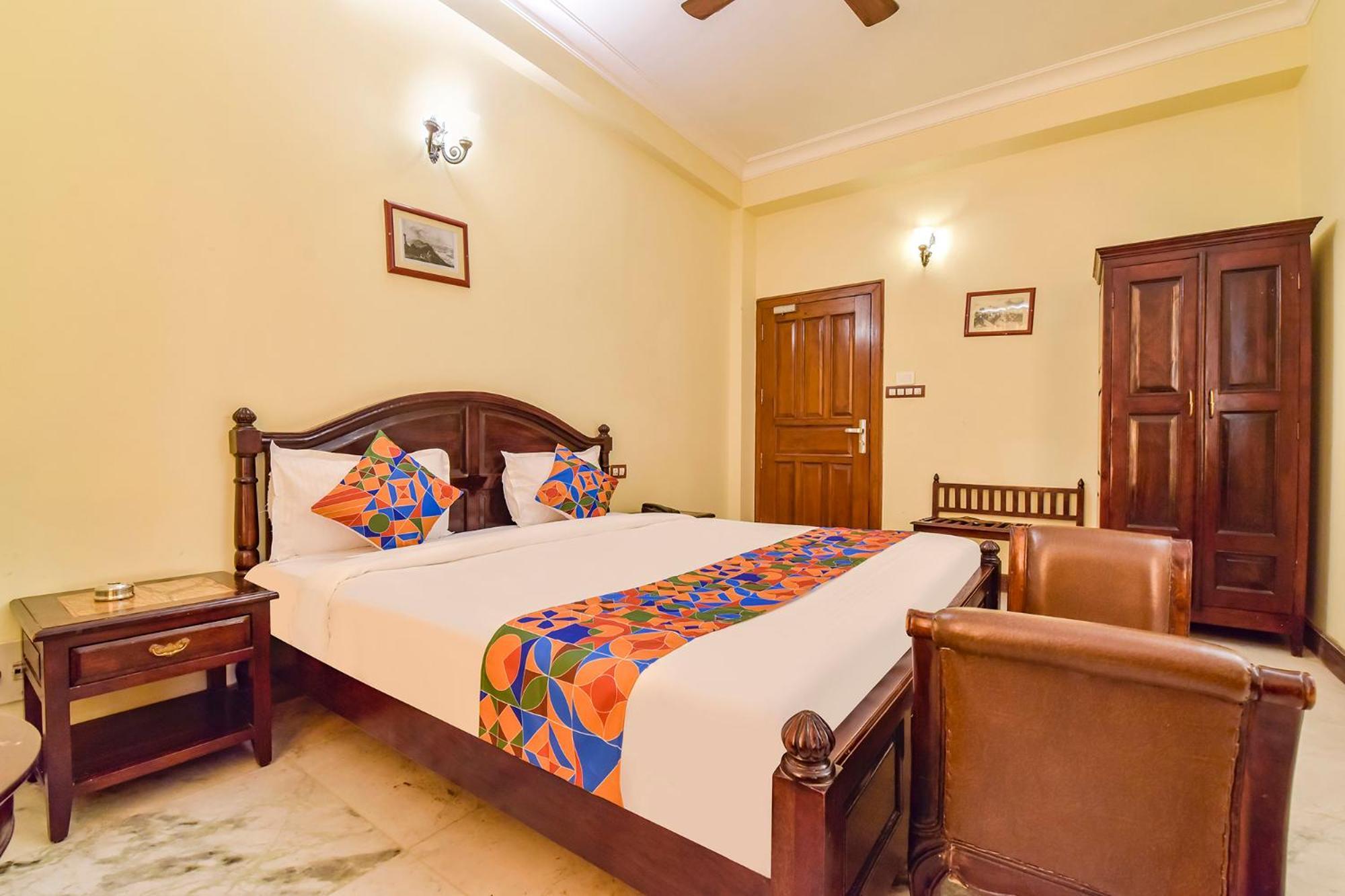 Collection O Hotel Four Boutique Kukas Ngoại thất bức ảnh