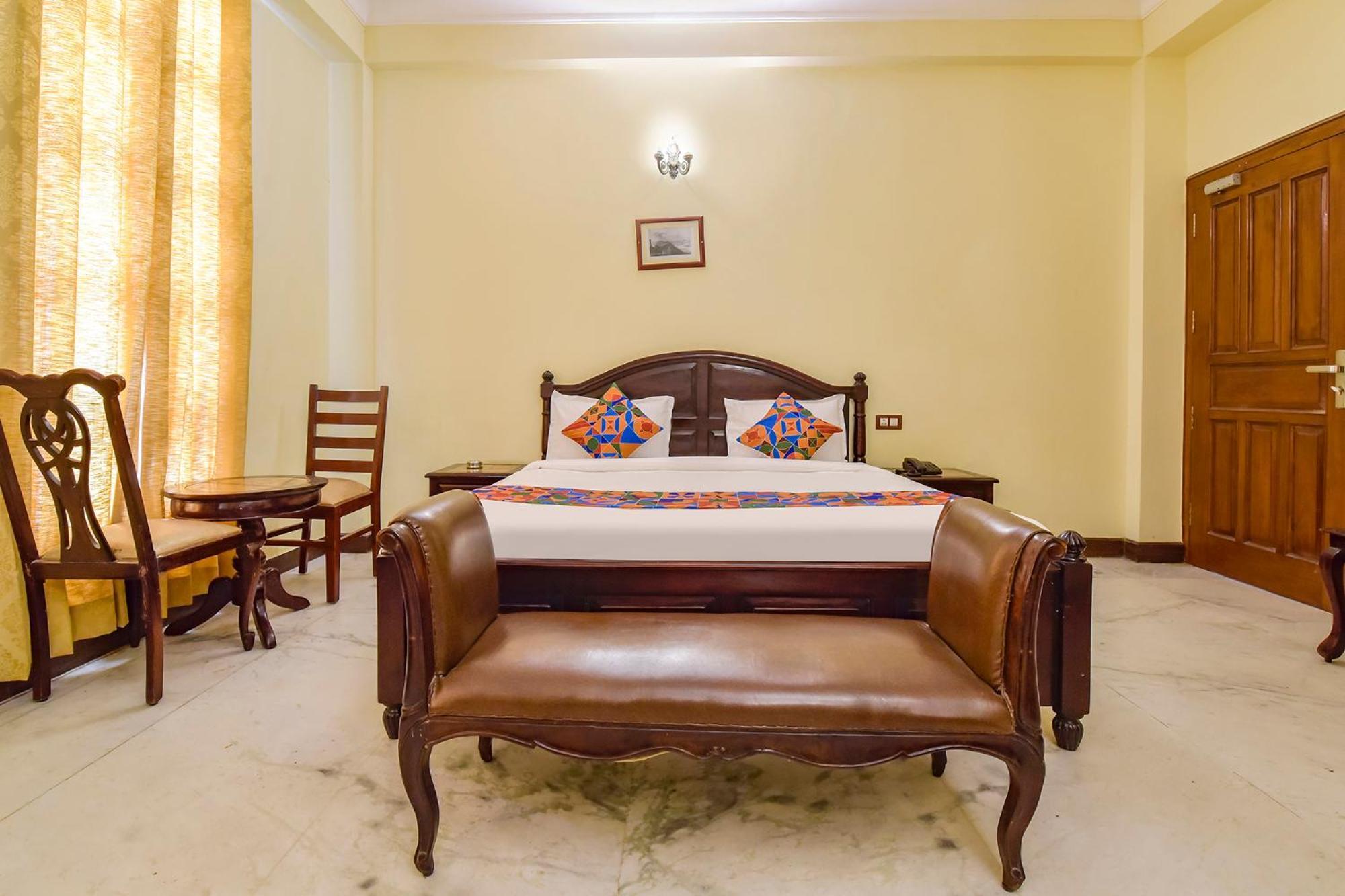Collection O Hotel Four Boutique Kukas Ngoại thất bức ảnh