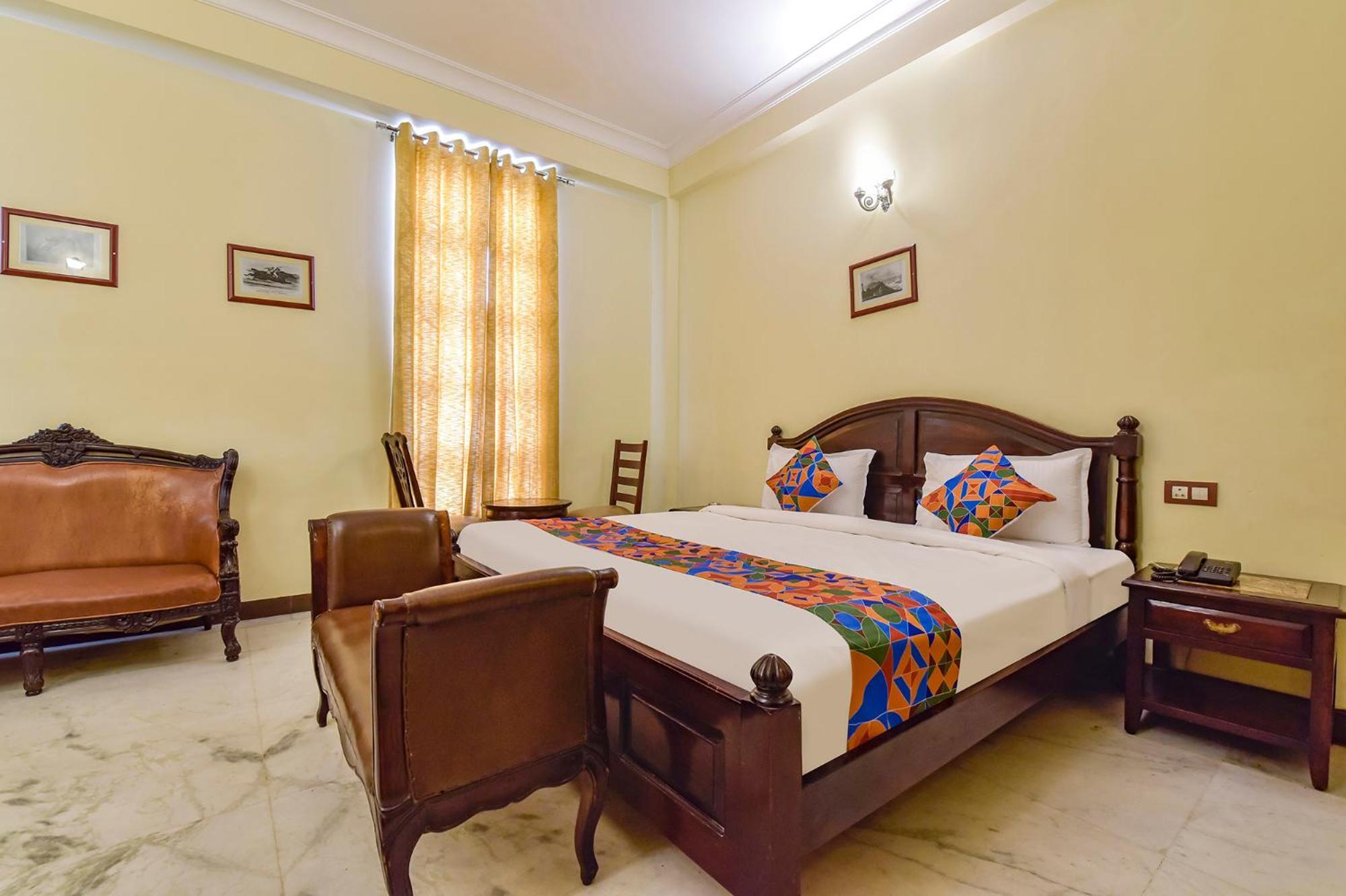 Collection O Hotel Four Boutique Kukas Ngoại thất bức ảnh