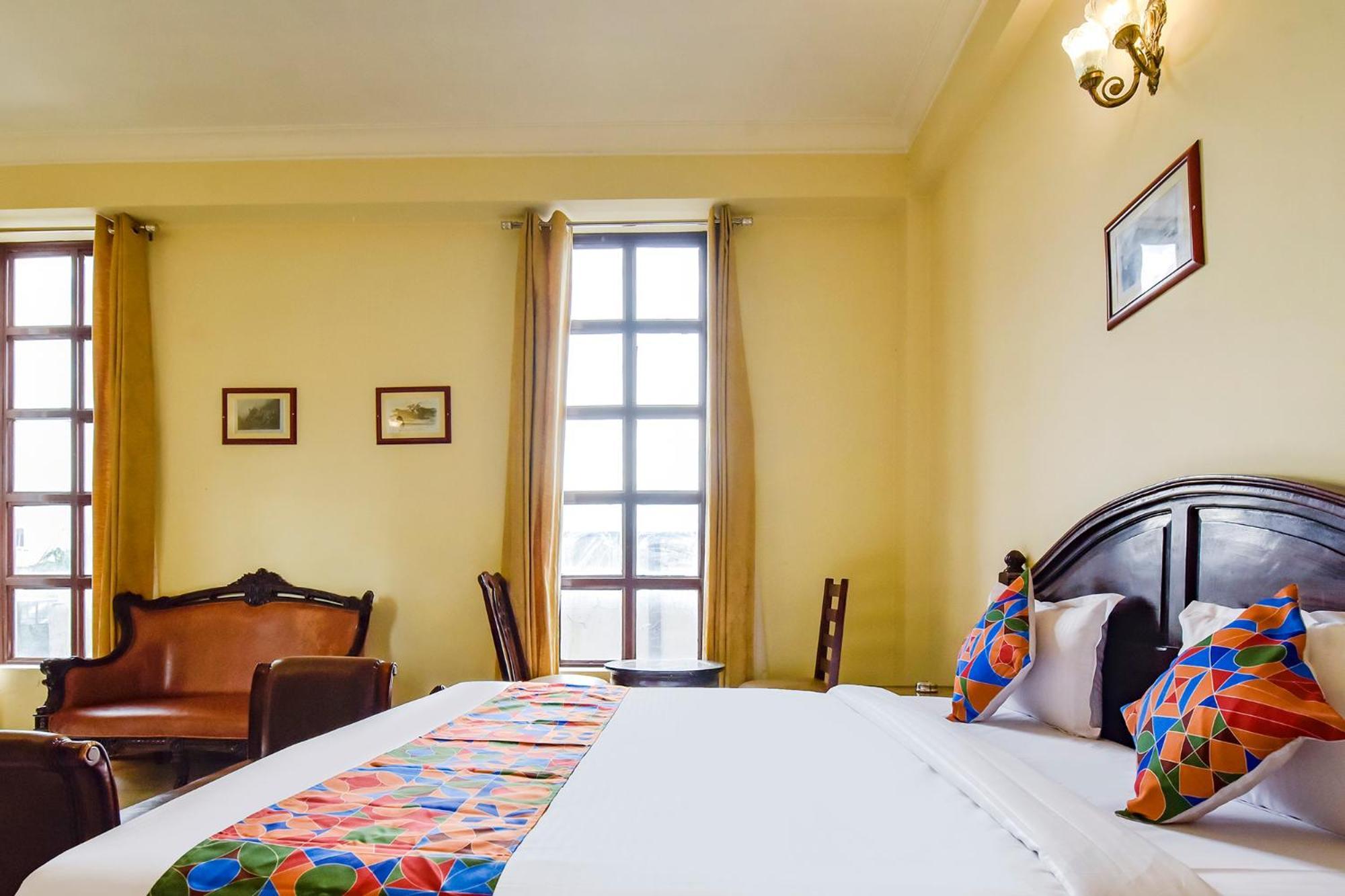 Collection O Hotel Four Boutique Kukas Ngoại thất bức ảnh