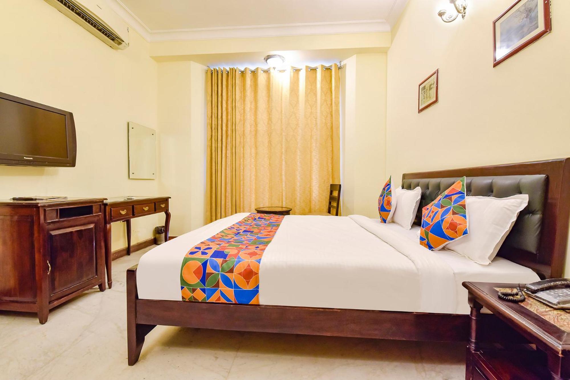 Collection O Hotel Four Boutique Kukas Ngoại thất bức ảnh