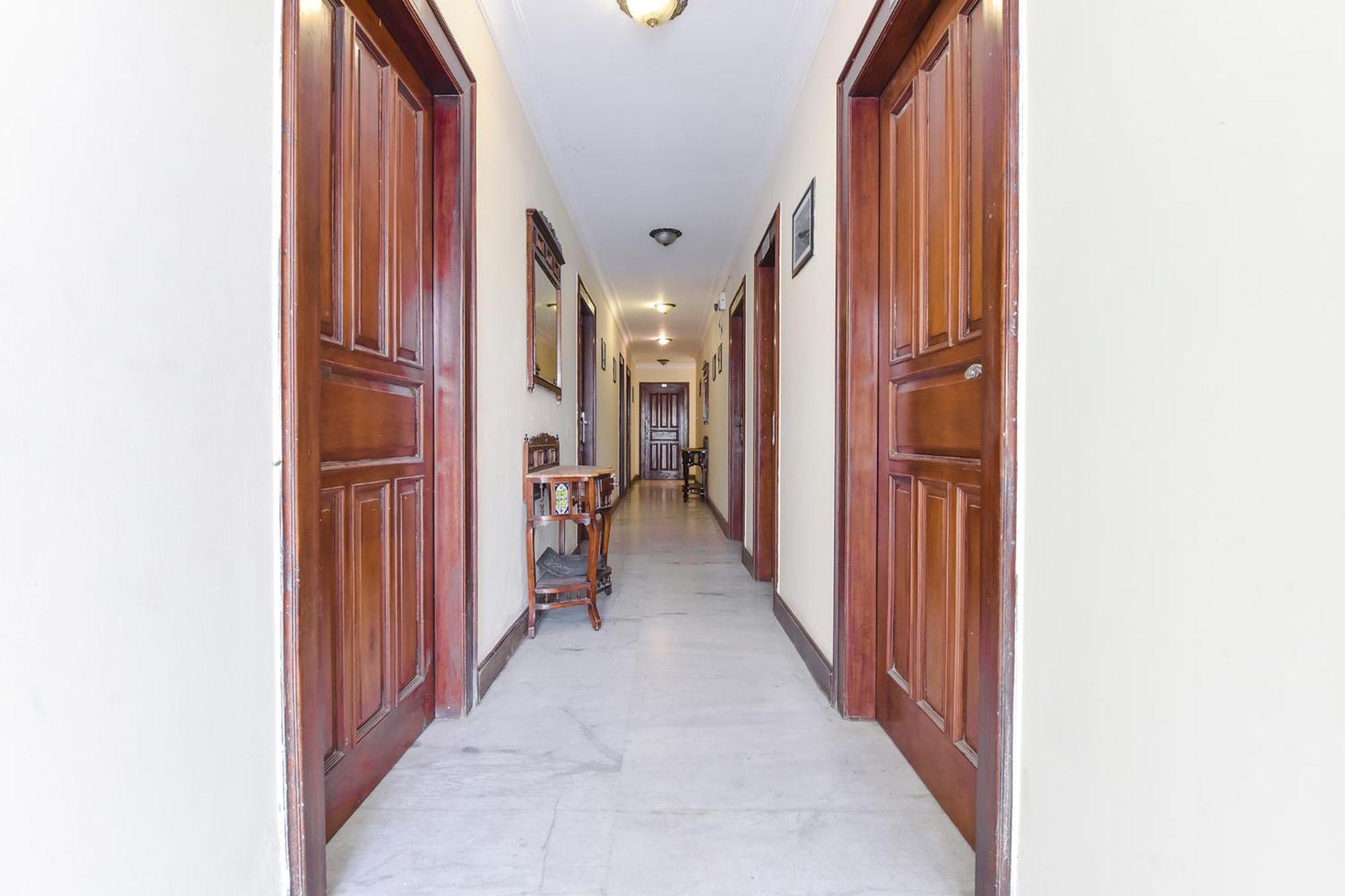 Collection O Hotel Four Boutique Kukas Ngoại thất bức ảnh
